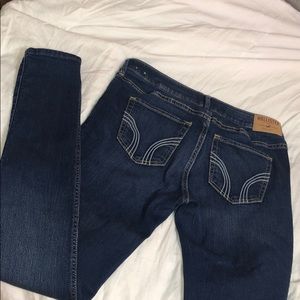 Hollister skinny jeans (dark wash)
